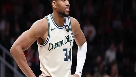 马宁晋升为中足联理事，全力投身职业联赛裁判工作