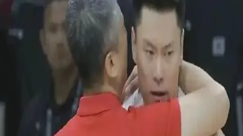 库里演绎天神降临，静雨赞其力斩灰熊双塔防线！